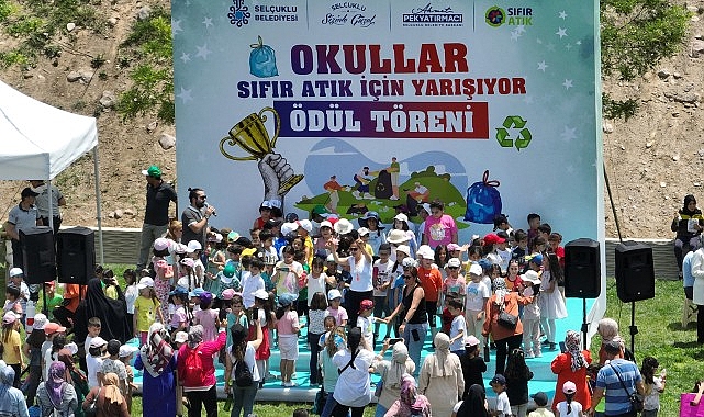 Selçuklu Belediyesi’nin toplumda sıfır atık bilinci oluşması adına düzenlediği “Okullar Arası Sıfır Atık Yarışması”nın ödül töreni gerçekleşti