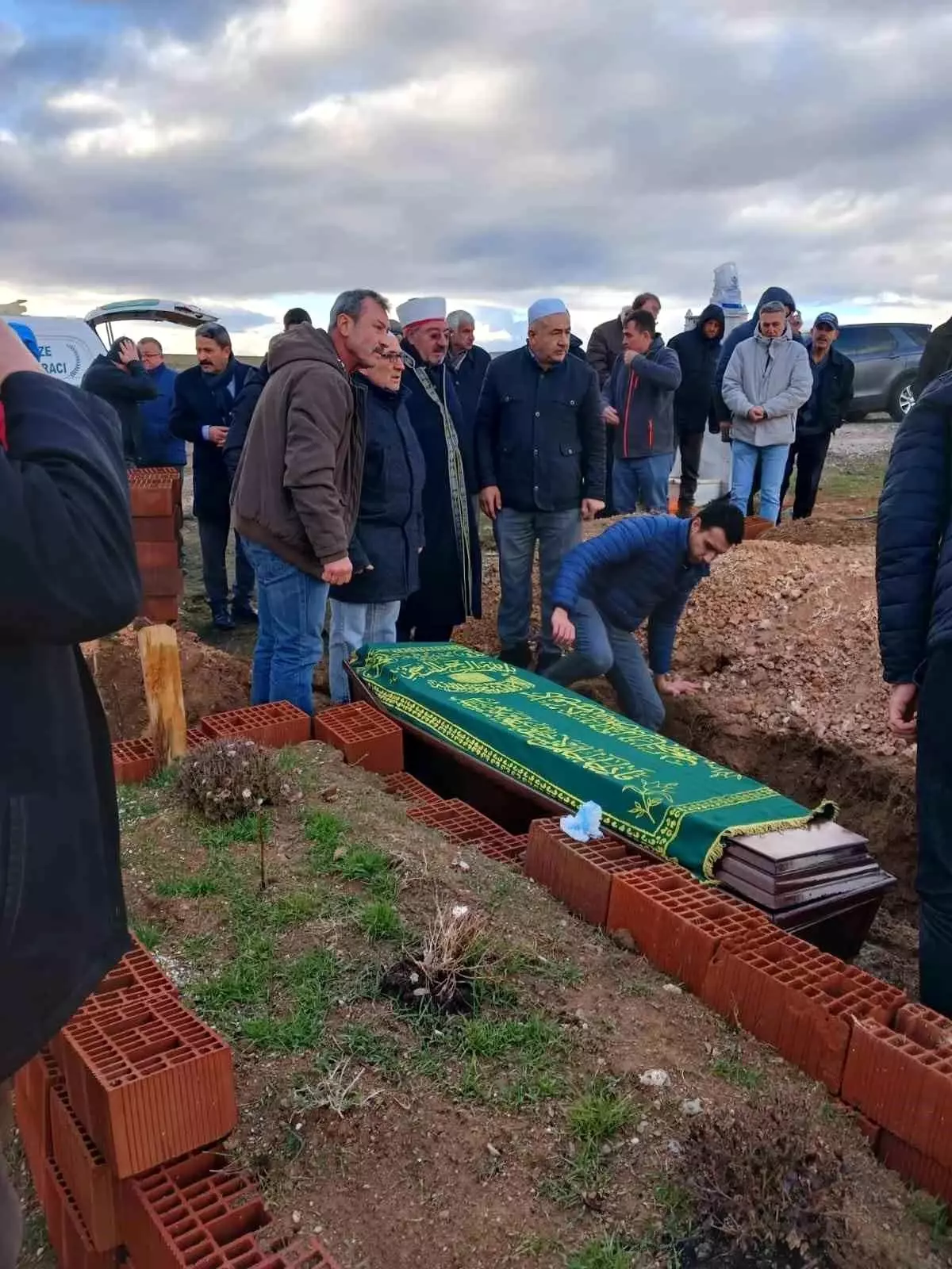 Özdemir Şenova, Kalp Krizi Sonucu Vefat Etti