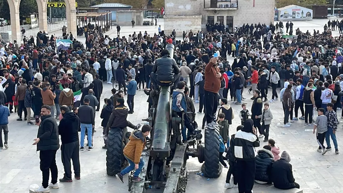 Şanlıurfa’da Suriyelilerden Esad Yönetimine Kutlama